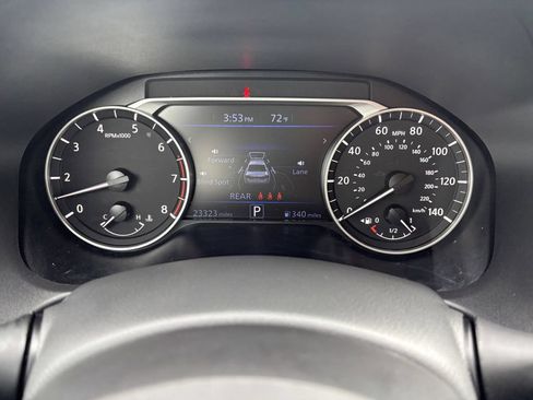 Used 2025 Nissan Altima 2.5 SV FWD image 19