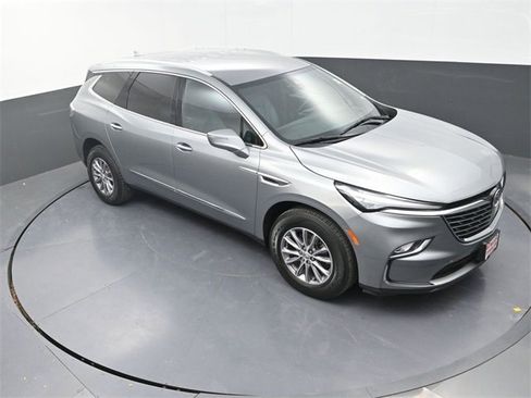 Used 2024 Buick Enclave Premium image 19