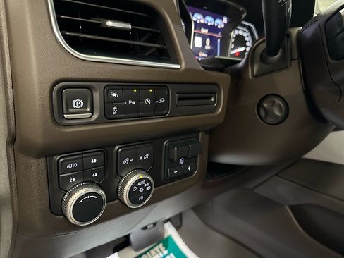 Used 2021 GMC Yukon SLT w/ SLT Luxury Plus Package AWD/4WD image 15