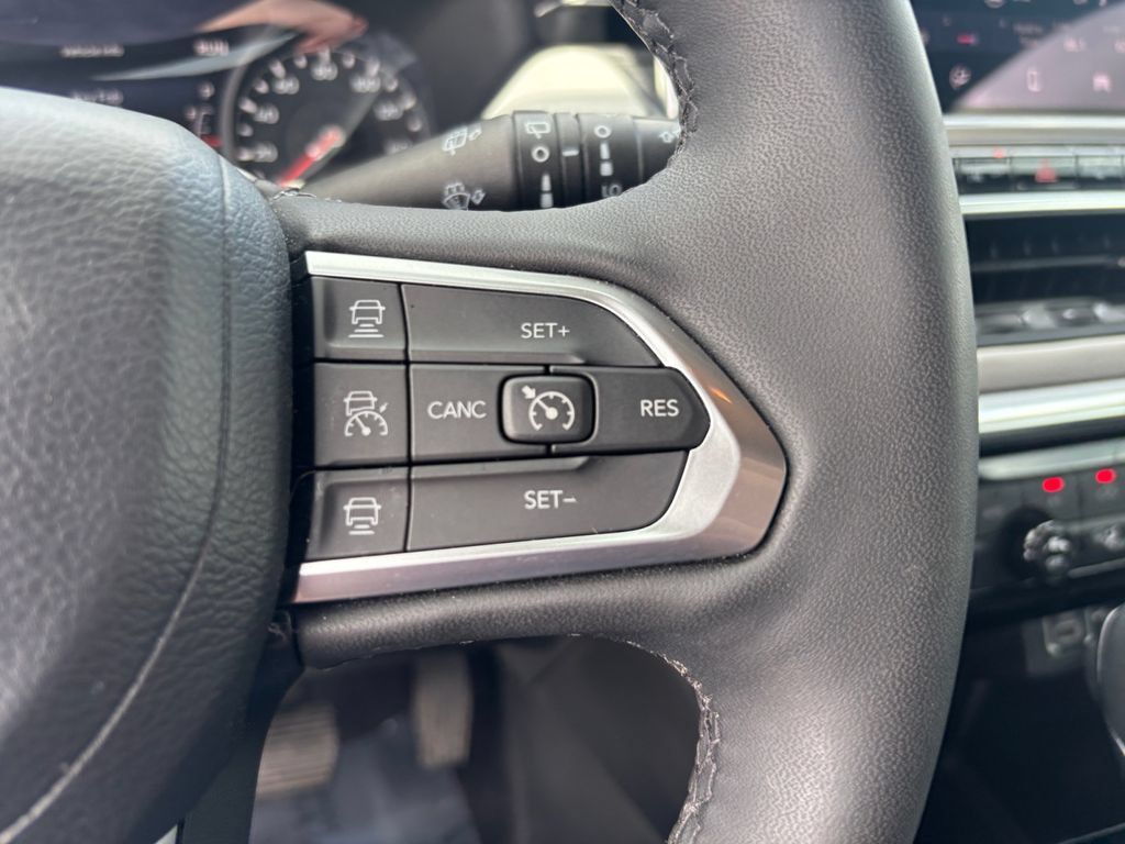 Used 2023 Jeep Compass Limited AWD/4WD image 17