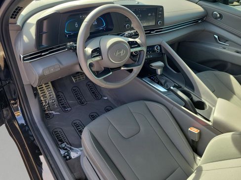 Used 2025 Hyundai Elantra Sport image 15