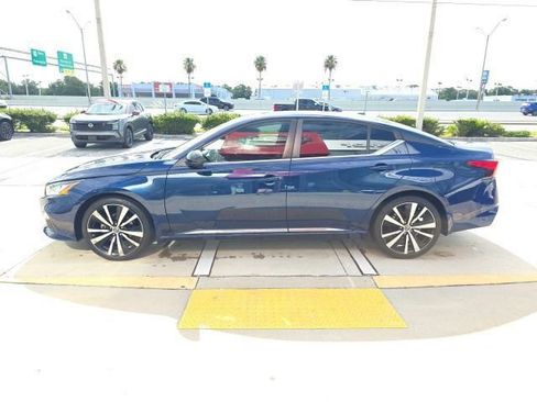 Used 2022 Nissan Altima 2.5 SR FWD image 8