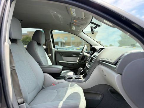 Used 2016 GMC Acadia SLE FWD image 25