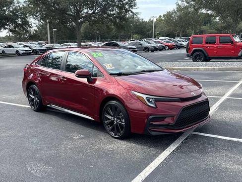 Used 2023 Toyota Corolla SE FWD image 2