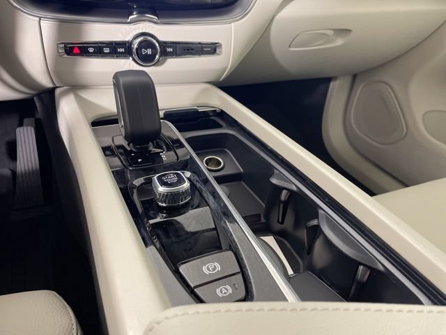Certified 2025 Volvo XC60 T8 Plus w/ Protection Package AWD/4WD image 16