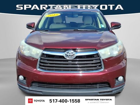 Used 2015 Toyota Highlander XLE FWD image 3
