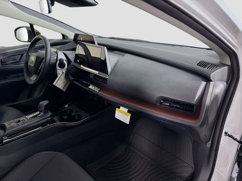 New 2026 Toyota Prius Plug-In Hybrid FWD image 19