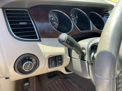 Used 2011 Ford Taurus SEL w/ 202A Rapid Spec Order Code FWD image 18