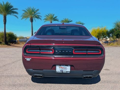 Used 2020 Dodge Challenger SXT w/ Plus Package image 4