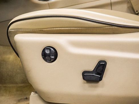 Used 2017 Jeep Grand Cherokee Overland image 20