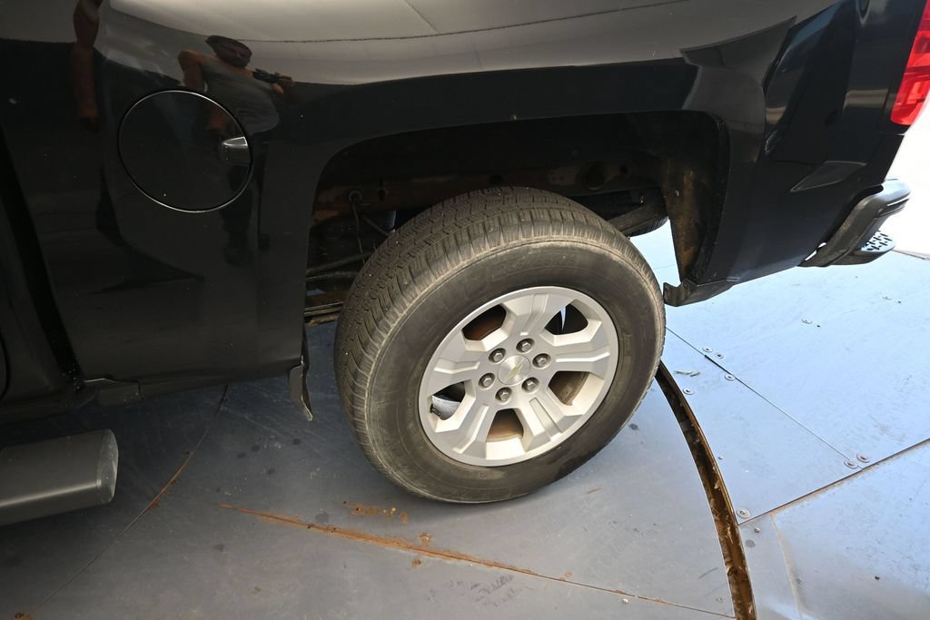 Used 2018 Chevrolet Silverado 1500 LT w/ All Star Edition AWD/4WD image 16
