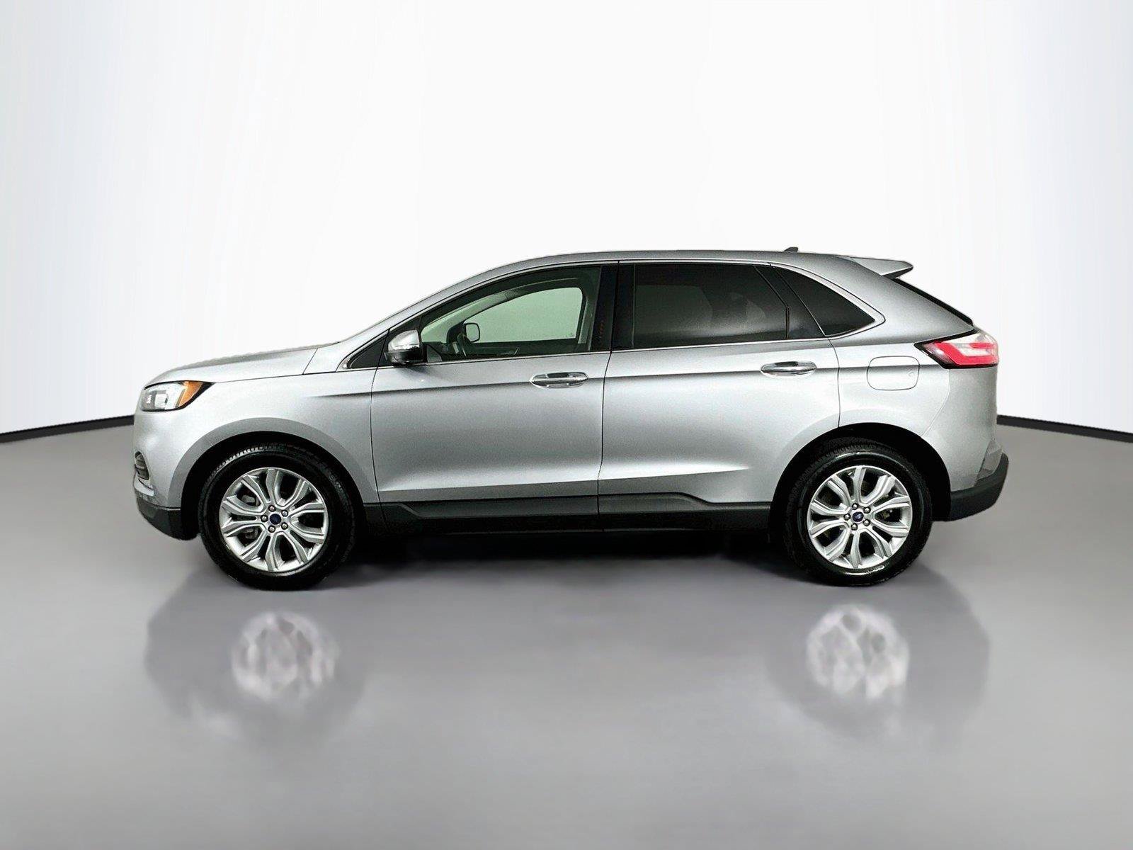 Used 2022 Ford Edge Titanium AWD/4WD image 8