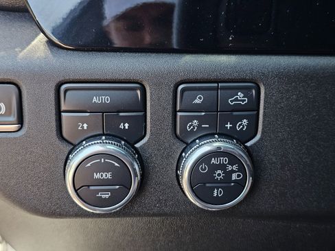 Used 2025 GMC Sierra 1500 SLT AWD/4WD image 34