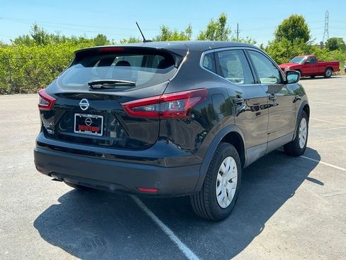 Used 2020 Nissan Rogue Sport S image 7