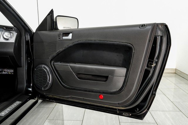 Used 2006 Ford Mustang GT RWD image 35