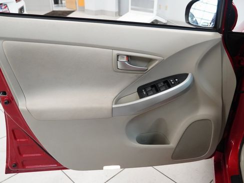 Used 2013 Toyota Prius image 16