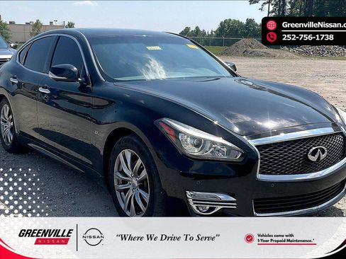 Used 2018 INFINITI Q70 Luxe w/ Cargo Package RWD image 1