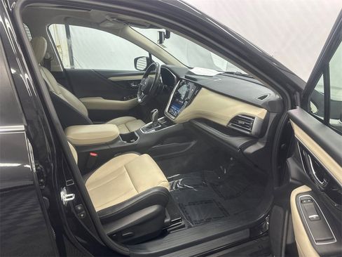 Used 2023 Subaru Outback Limited image 15