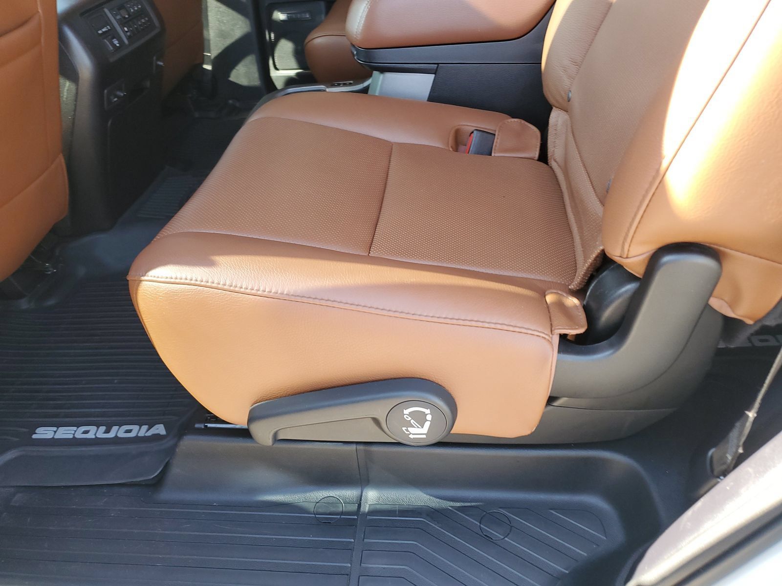 Used 2019 Toyota Sequoia Platinum AWD/4WD image 15