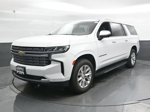 Used 2023 Chevrolet Suburban Premier AWD/4WD image 7