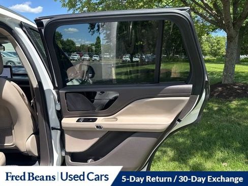 Used 2023 Lincoln Aviator AWD w/ Premium Package image 16