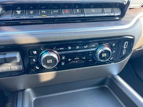 New 2026 GMC Sierra 2500 SLT w/ SLT Premium Package image 19