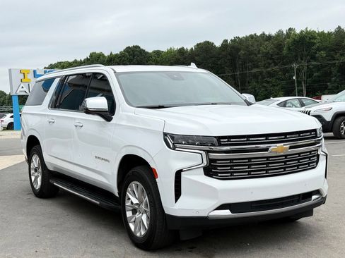 Used 2023 Chevrolet Suburban Premier AWD/4WD image 7