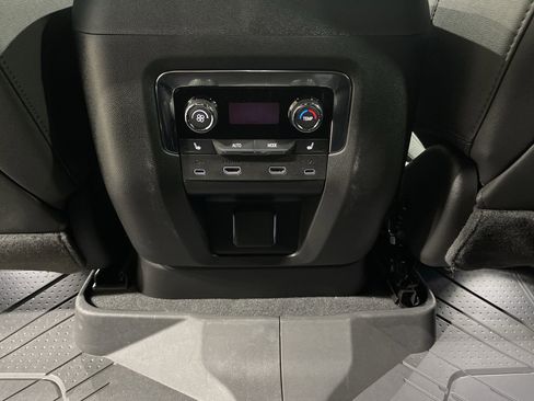 Used 2026 Chevrolet Suburban Z71 w/ Z71 Off-Road Package image 13