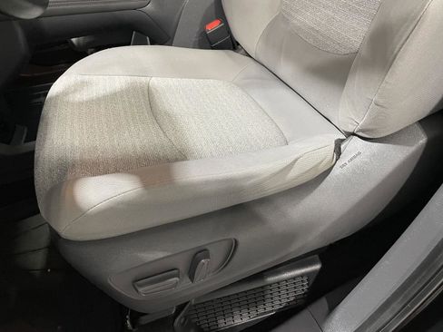 Used 2021 Toyota Sienna LE w/ LE Plus Package image 18