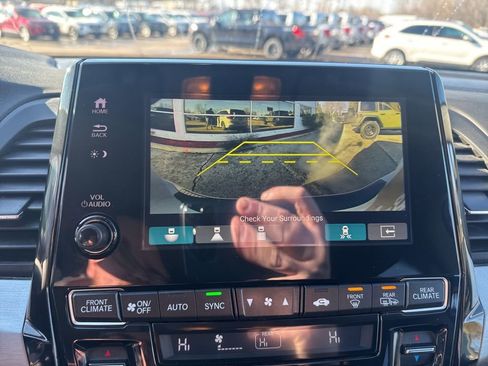 Used 2022 Honda Odyssey Touring image 16