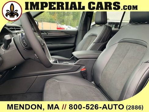 New 2025 Jeep Grand Cherokee Altitude image 36