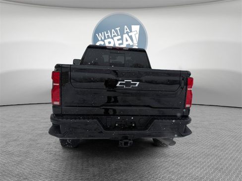 Used 2024 Chevrolet Silverado 2500 LT w/ Midnight Edition image 5