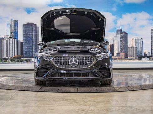New 2026 Mercedes-Benz E 53 AMG e 4MATIC Sedan image 4