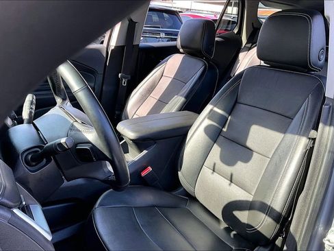 Used 2023 GMC Terrain SLT image 20