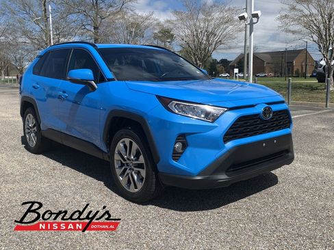 Used 2021 Toyota RAV4 XLE Premium image 1