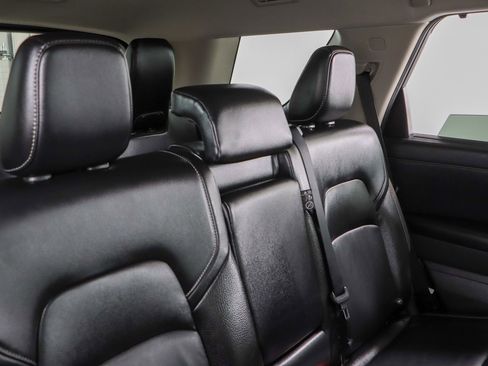Used 2023 Nissan Pathfinder SL w/ Lighting Package (N92) FWD image 28