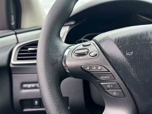 Used 2022 Nissan Murano S image 18