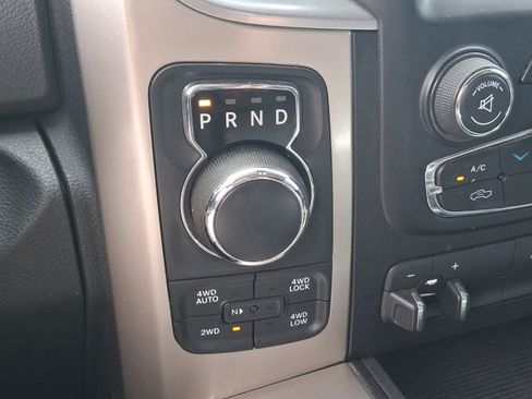 Used 2015 RAM 1500 Lone Star AWD/4WD image 14