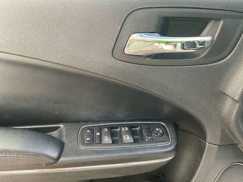 Used 2014 Dodge Charger SE image 21