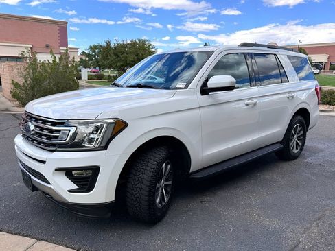 Used 2018 Ford Expedition XLT AWD/4WD image 4