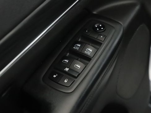 Certified 2021 Jeep Grand Cherokee Limited AWD/4WD image 8