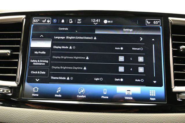 Certified 2024 Chrysler Pacifica Touring-L FWD image 38