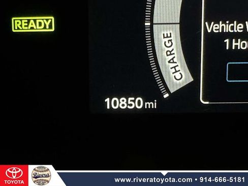 Used 2025 Toyota Camry LE w/ Convenience Package FWD image 33