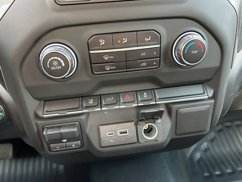 Used 2025 Chevrolet Silverado 2500 W/T AWD/4WD image 32