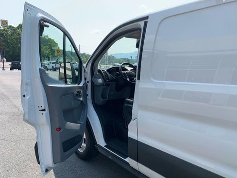 Used 2018 Ford Transit 250 130 Low Roof image 7