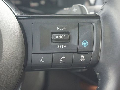 Used 2023 Nissan Pathfinder Platinum w/ Lighting Package (N93) FWD image 12