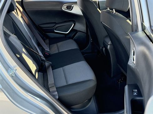 Used 2022 Kia Soul LX image 22