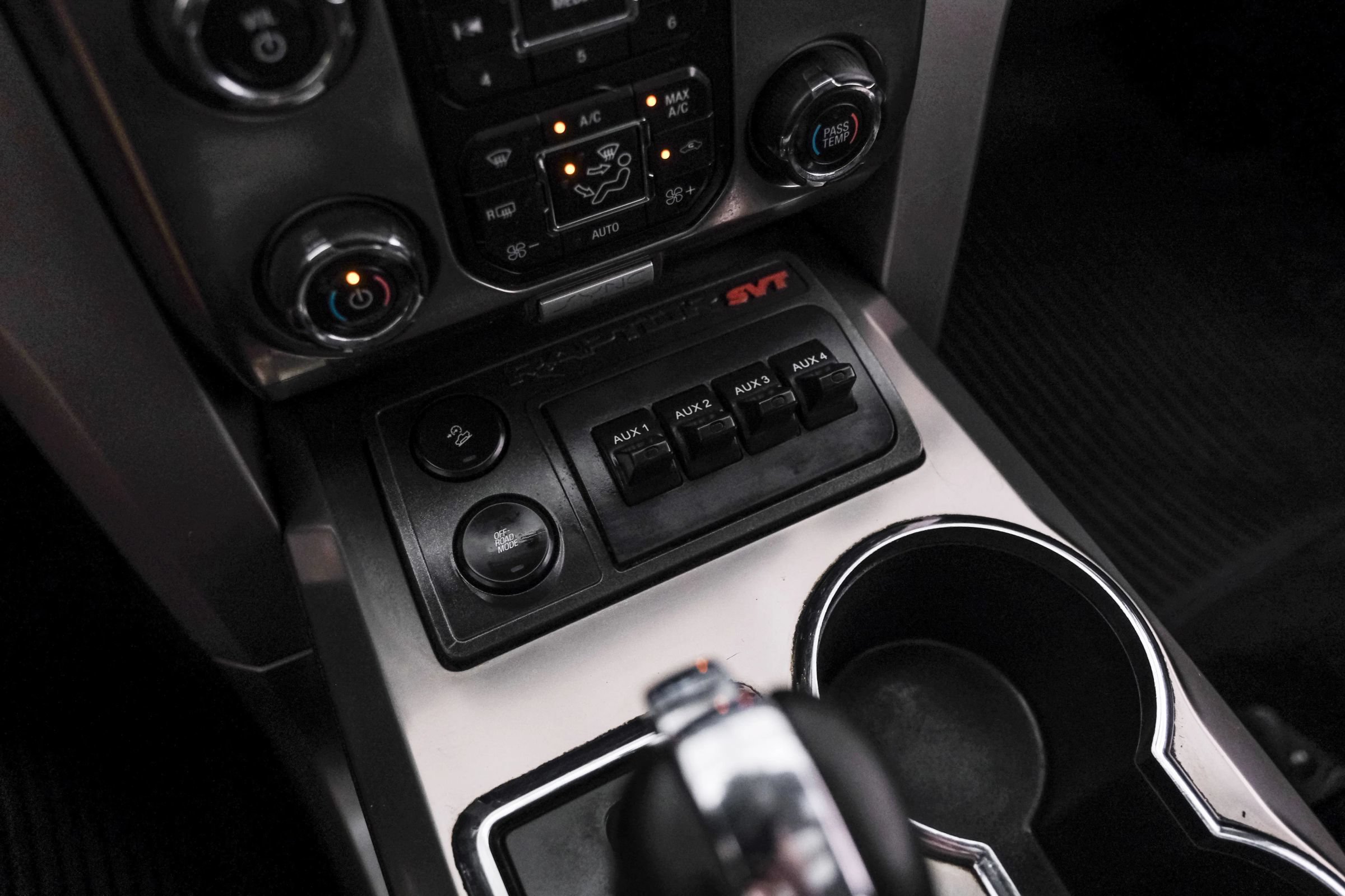 Used 2014 Ford F150 Raptor w/ Equipment Group 801A Luxury AWD/4WD image 29