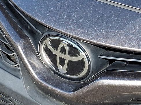 Used 2023 Toyota Camry SE image 30