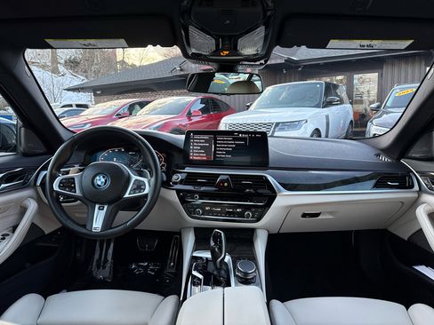 Used 2023 BMW 530e xDrive 530xe w/ Premium Package image 38